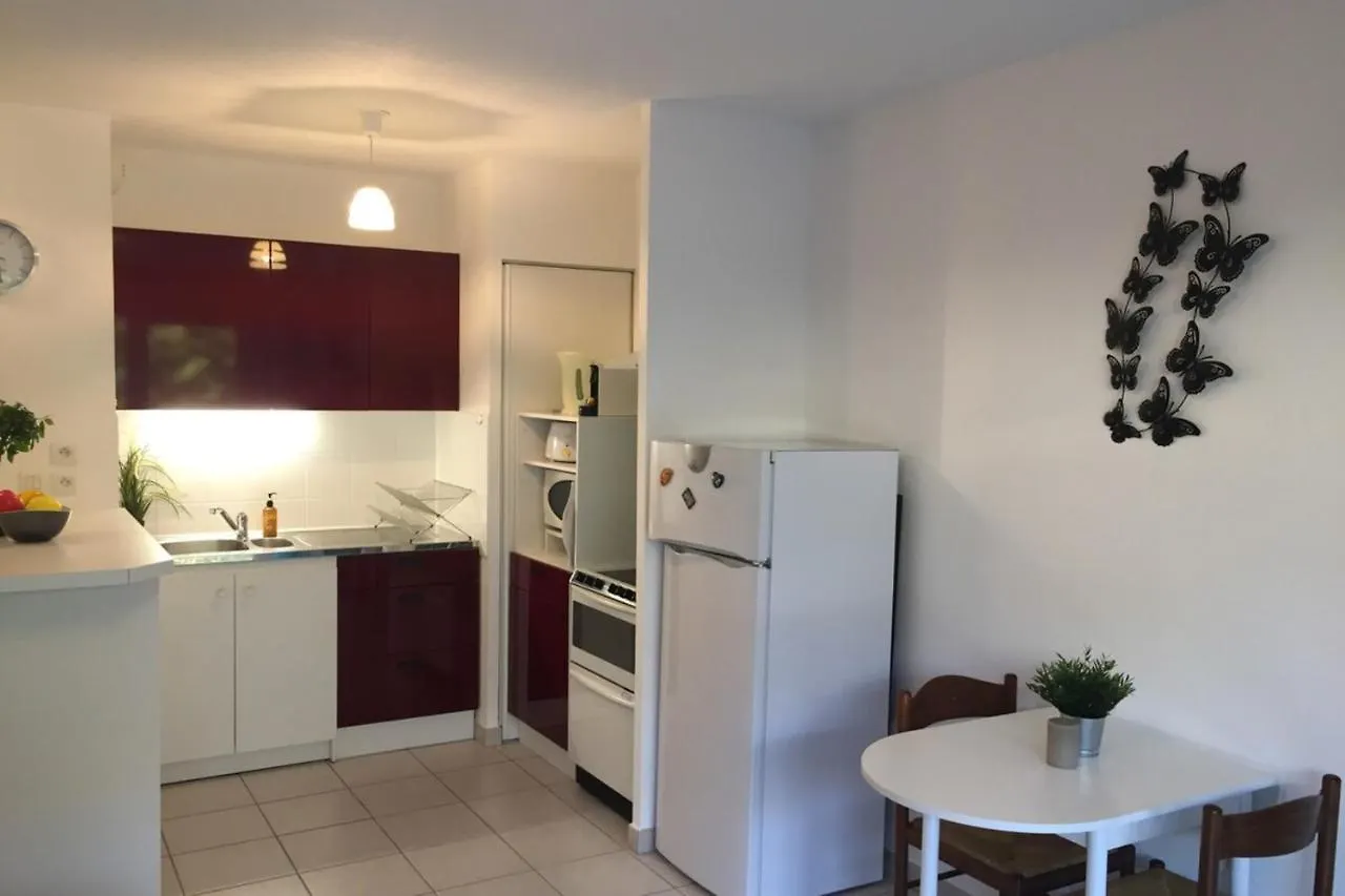 Appartement Les Jardins De Louise-2 Pers Avec Parking-Terrasse à Vénissieux France