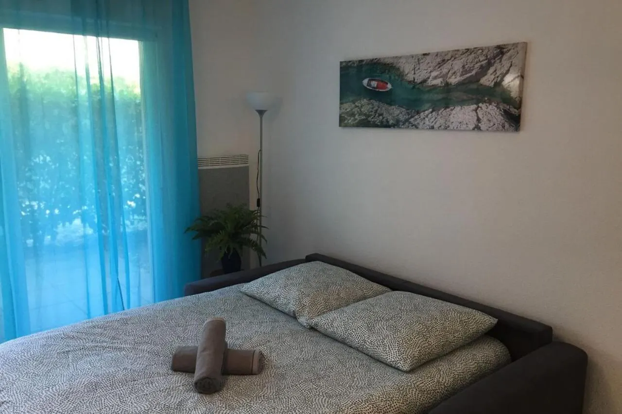 Appartement Les Jardins De Louise-2 Pers Avec Parking-Terrasse à Vénissieux