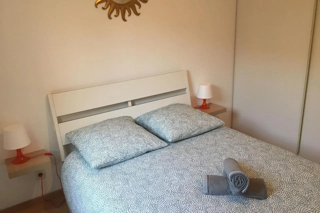 Appartement Les Jardins De Louise-2 Pers Avec Parking-Terrasse à Vénissieux 0*,  France