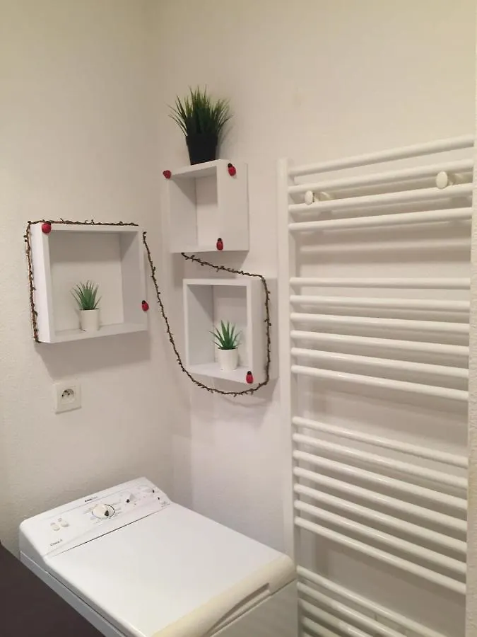 Appartement Les Jardins De Louise-2 Pers Avec Parking-Terrasse à Vénissieux 0*,  France